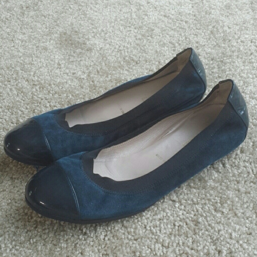 Bruno Magli Italy Suede Blue Deep Sea Flats 38